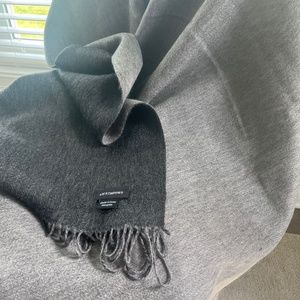 NWOT a & R Cashmere Throw Gray Reversible